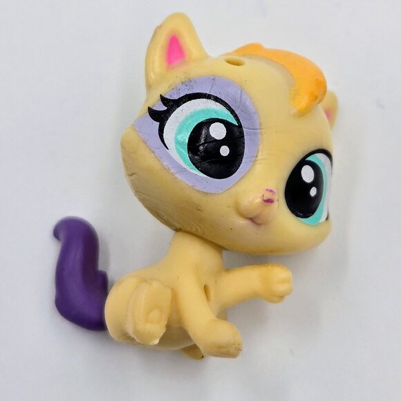 Littlest Pet Shop Fuzzette Fluffball #49 Cat Surprise Families LPS Toy 2016 Read - Picture 1 of 8